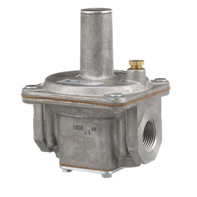 Maxitrol IN/OUT Regulator 3/4" FPT