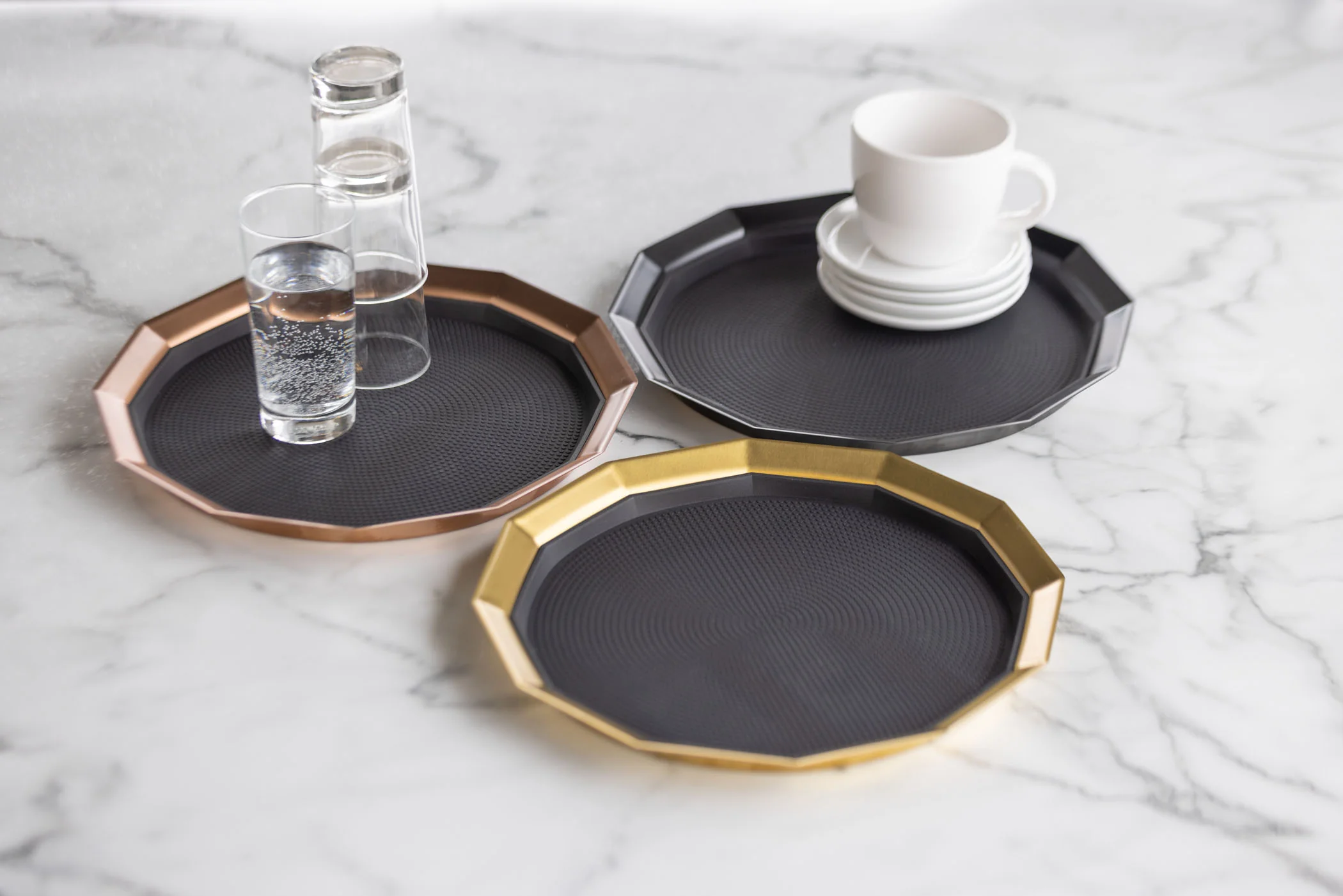 12-Sided 14 in. Medium Non-Slip Serving Tray in Vintage Gold - Image 4