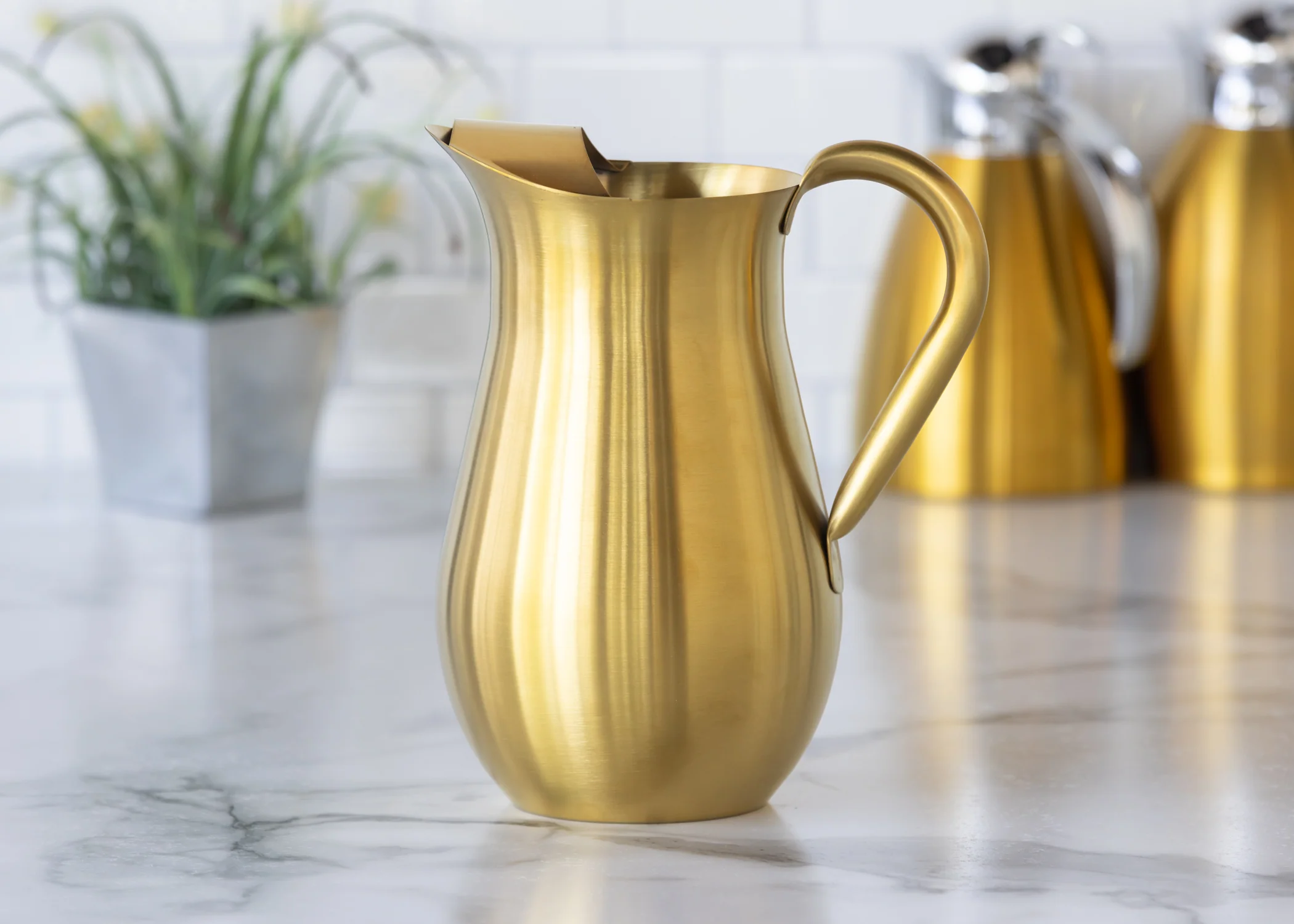 Bell Pitcher 2-Liter Stainless Steel Pitcher with Ice Guard in Vintage Gold - Image 2