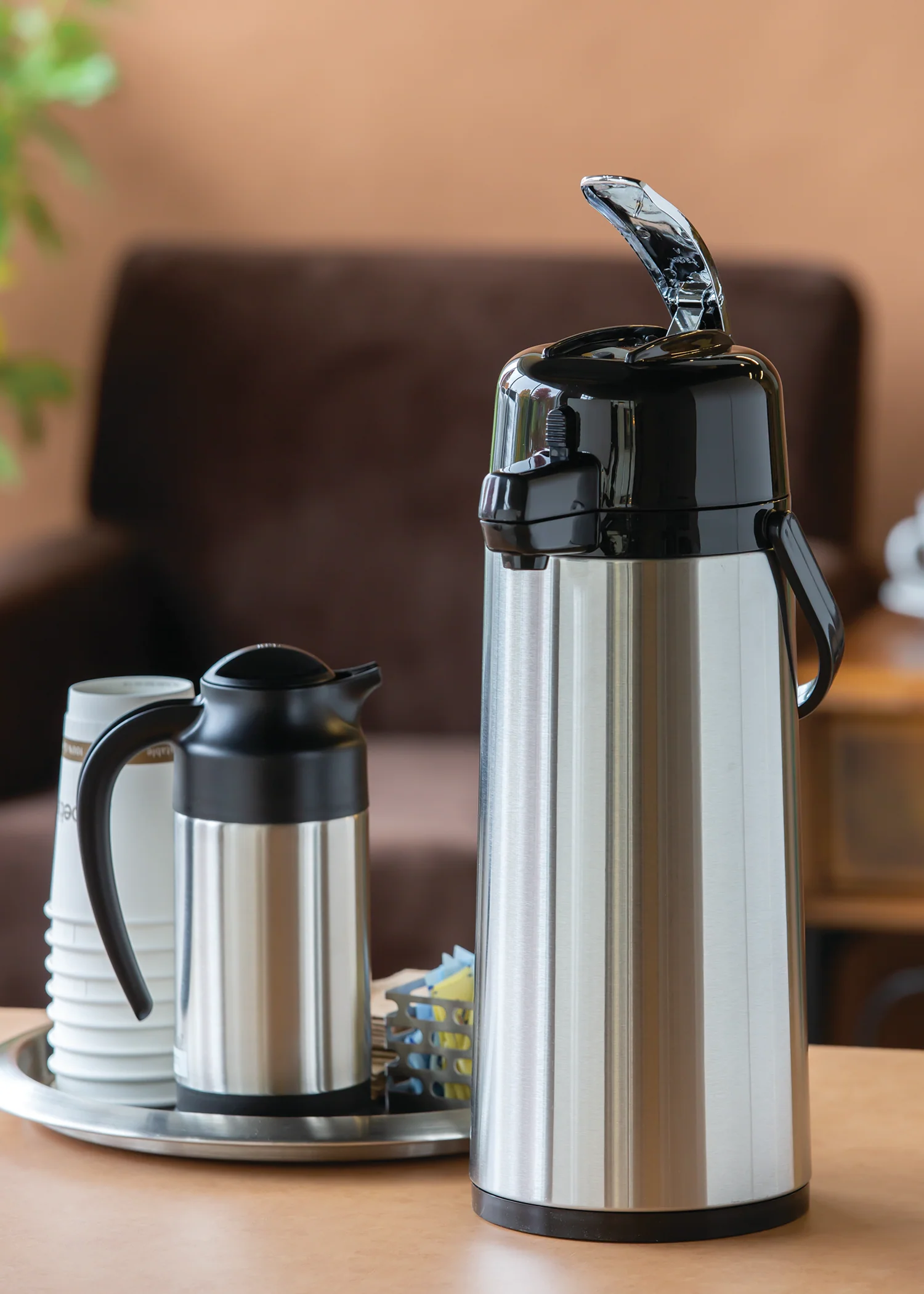 Eco-Air® 2.2-Liter Glass Vacuum Insulated Lever Lid Airpot in Brushed Stainless and Black - Image 3