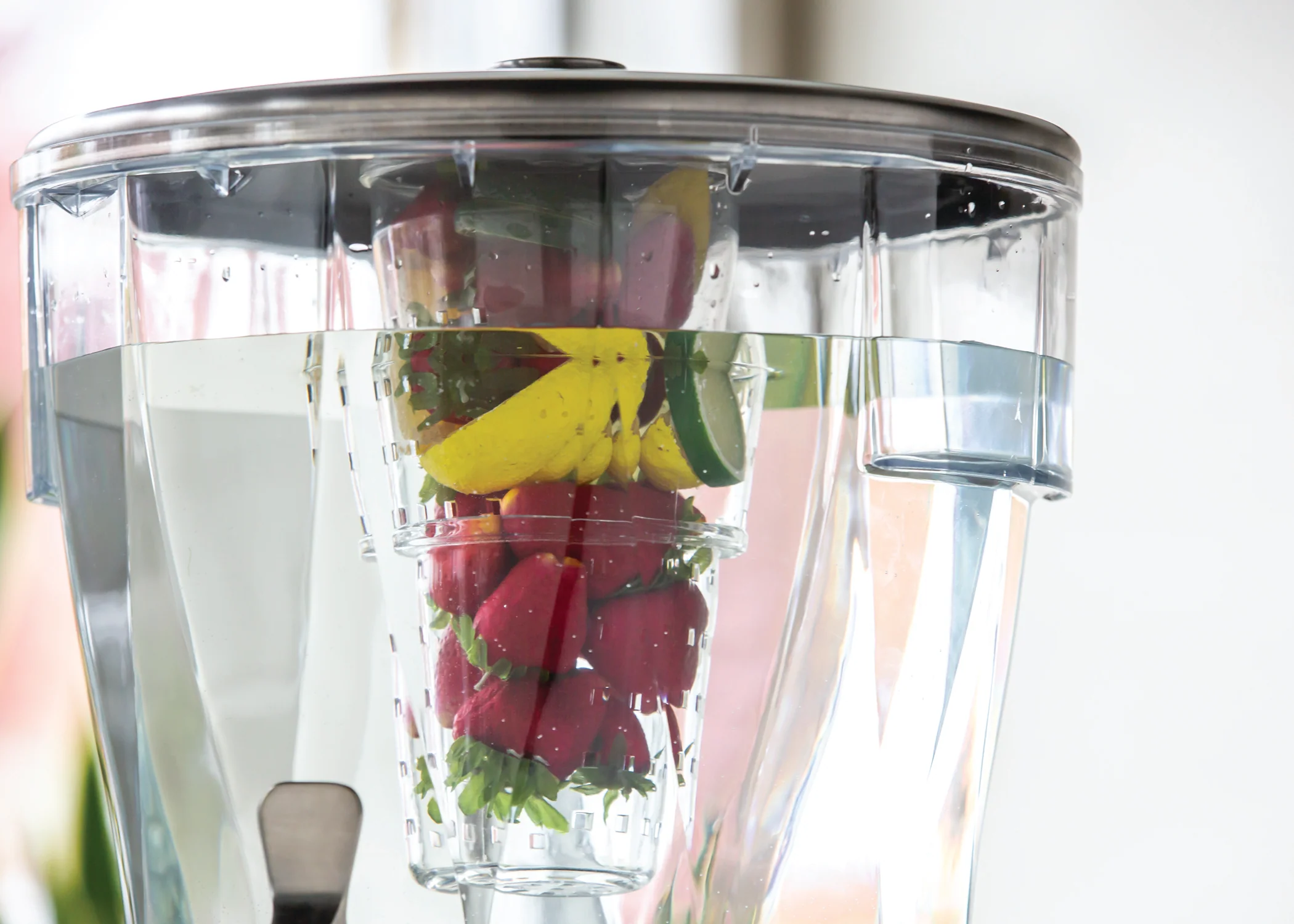 Elite 5-Gallon Stainless Beverage Dispenser in Brushed with Polished Accents - Image 3