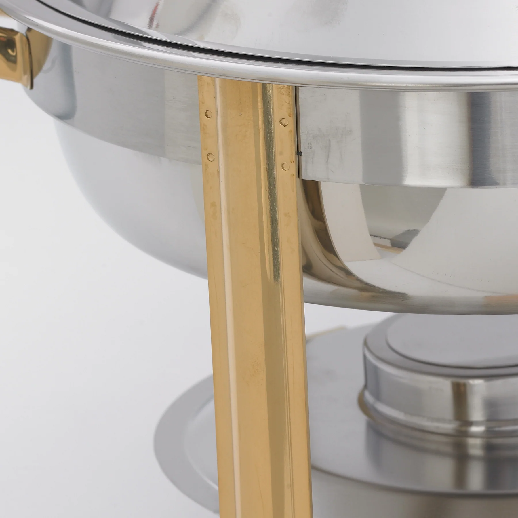 Winco 203 4 Quart Round Chafer Lift-off Cover with Gold Accents Stainless Steel - Image 5