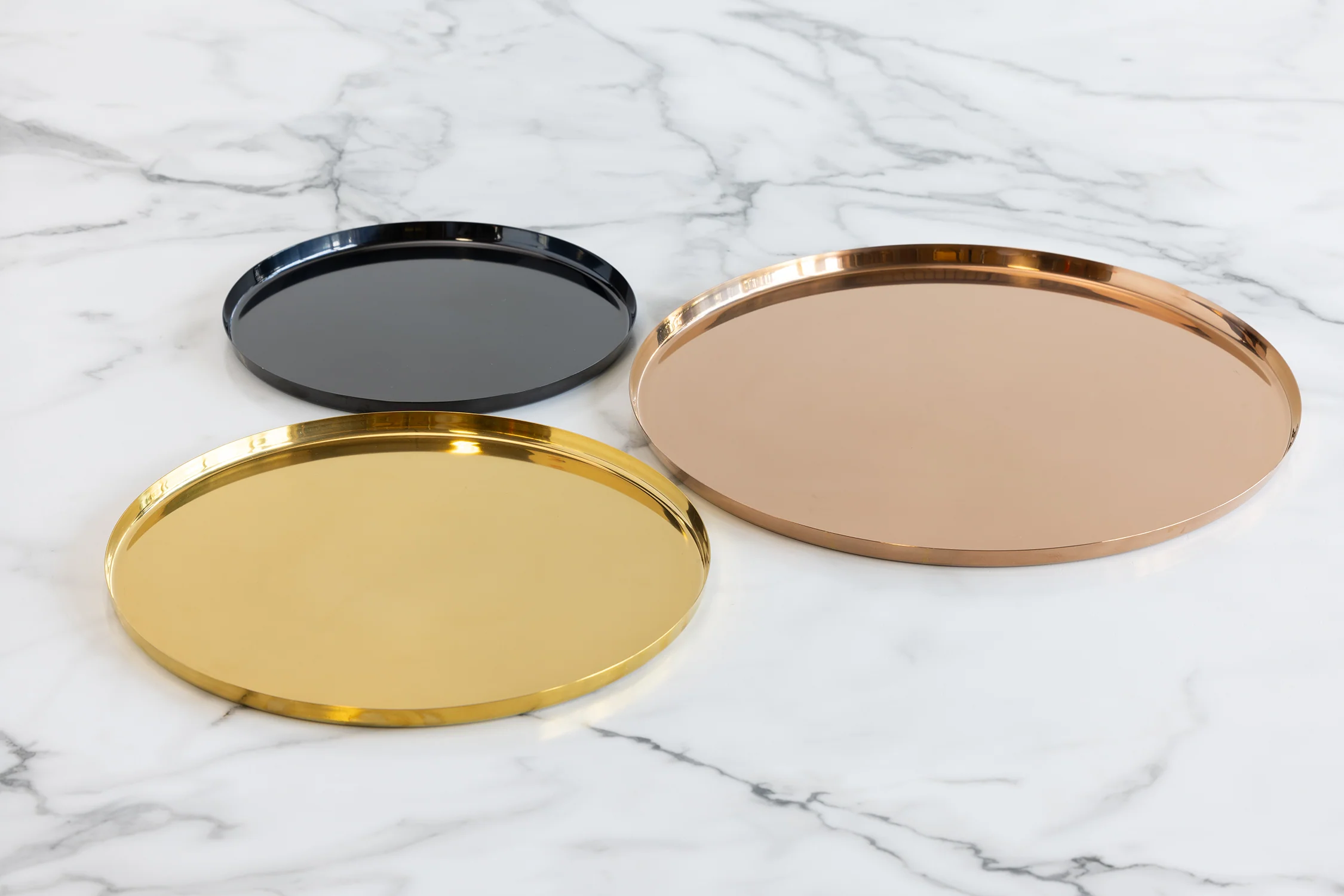 Modern Edge Small 9" Round Serving Tray in Vintage Gold - Image 2