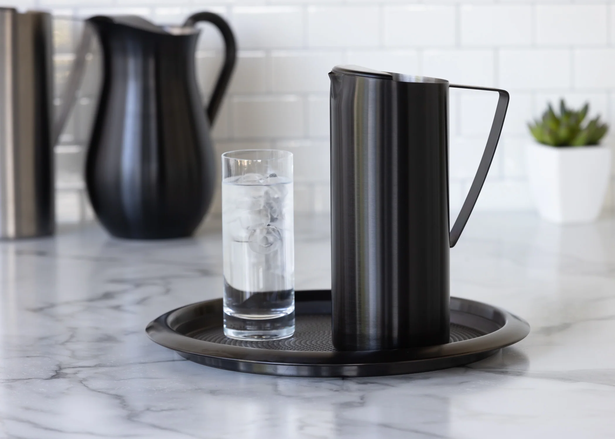 Non-Slip Removable Insert 14 in. Medium Round Serving Tray in Black Onyx - Image 2