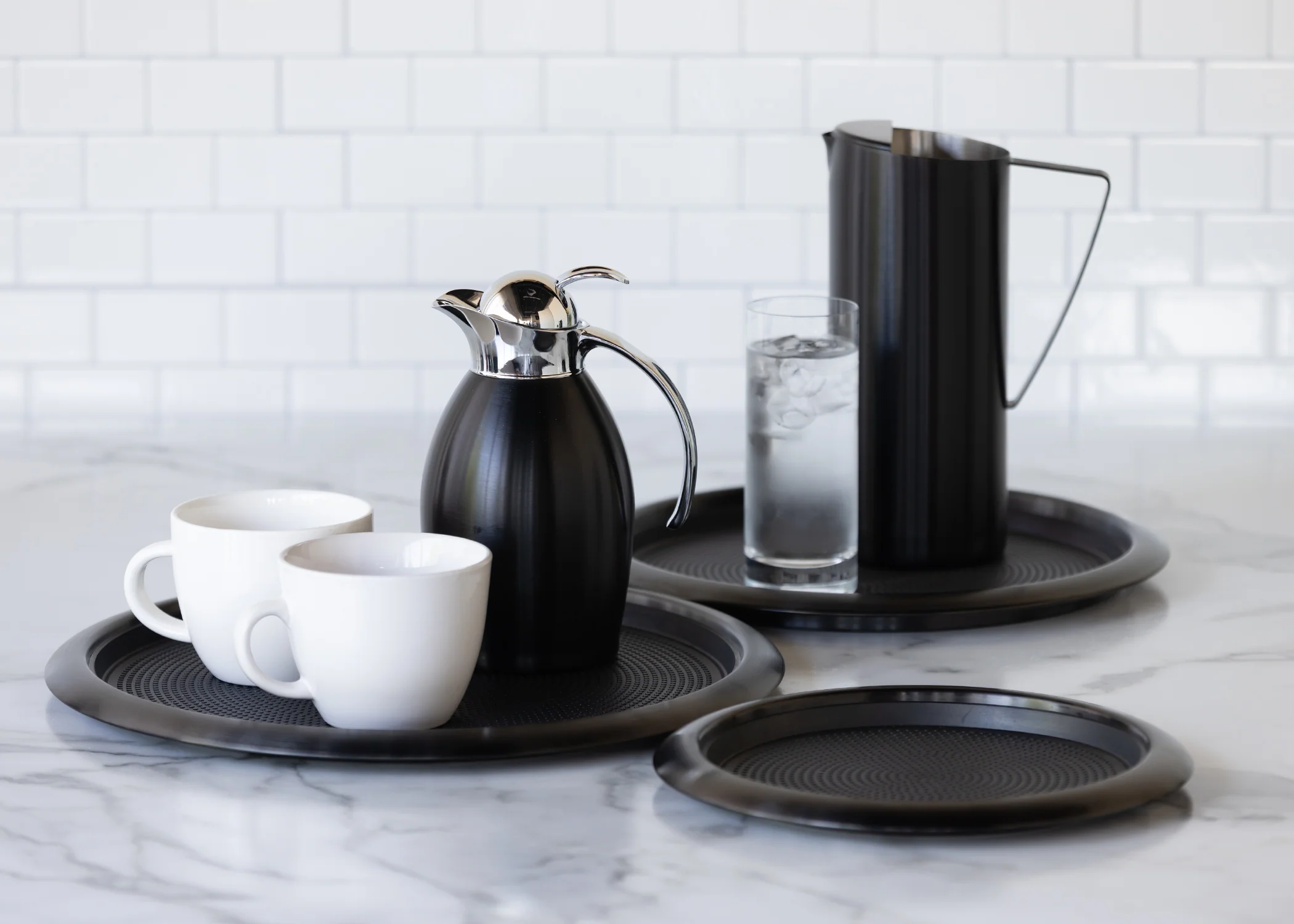 Non-Slip Removable Insert 16 in. Large Round Serving Tray in Black Onyx - Image 2