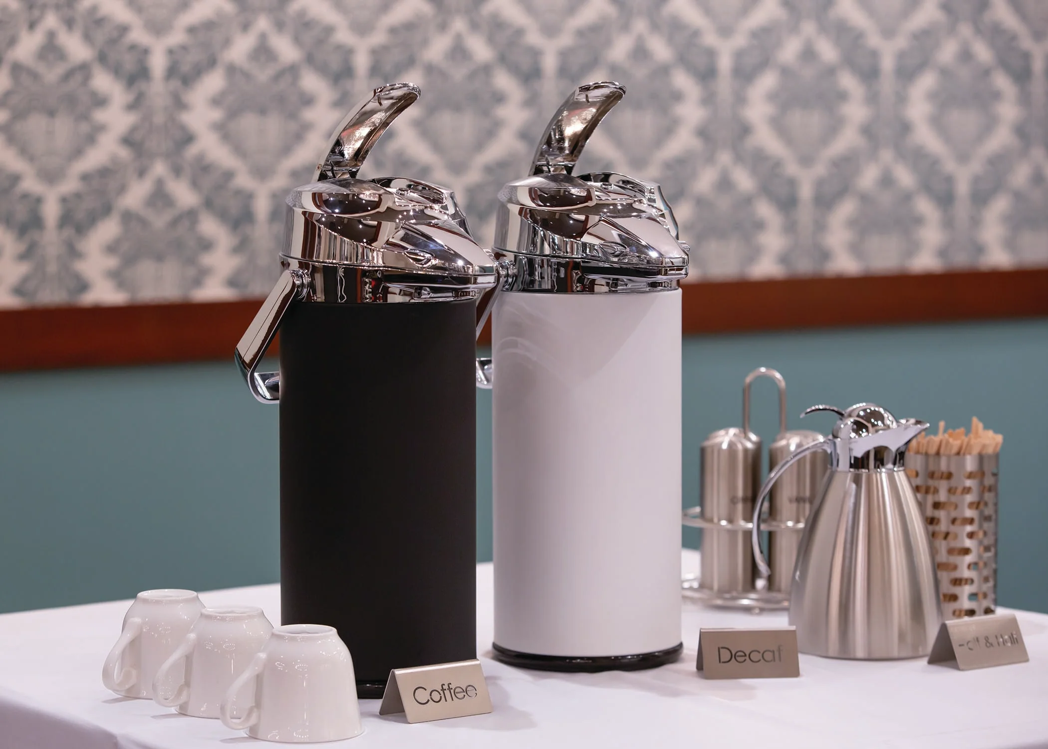 Signa-Air 2.2-Liter Stainless Vacuum Insulated Airpot with Lever Pump Lid in White and Chrome - Image 2