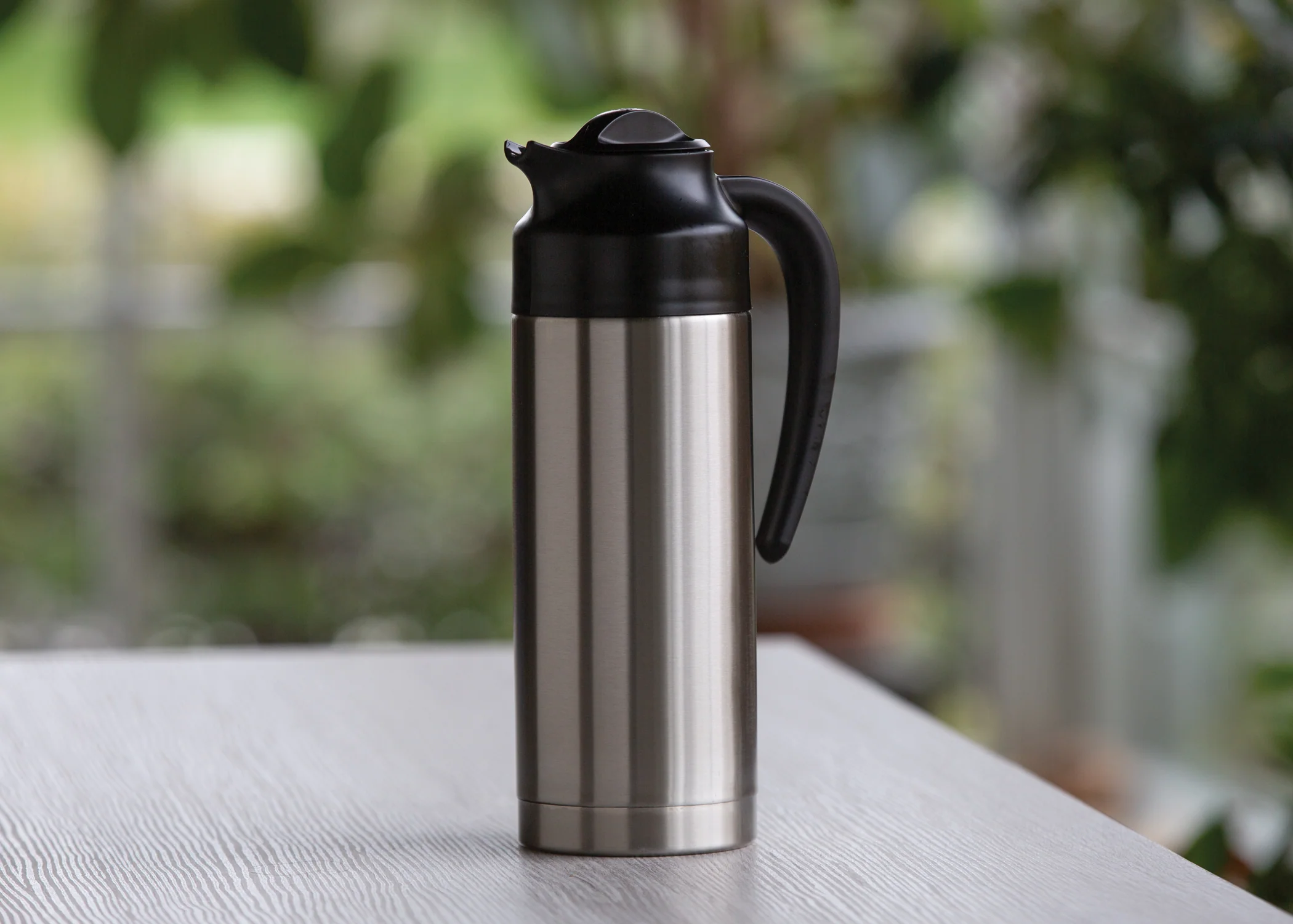 SteelVac® 1-Liter Vacuum Insulated Creamer with Steel Base in Brushed Stainless and Black - Image 2