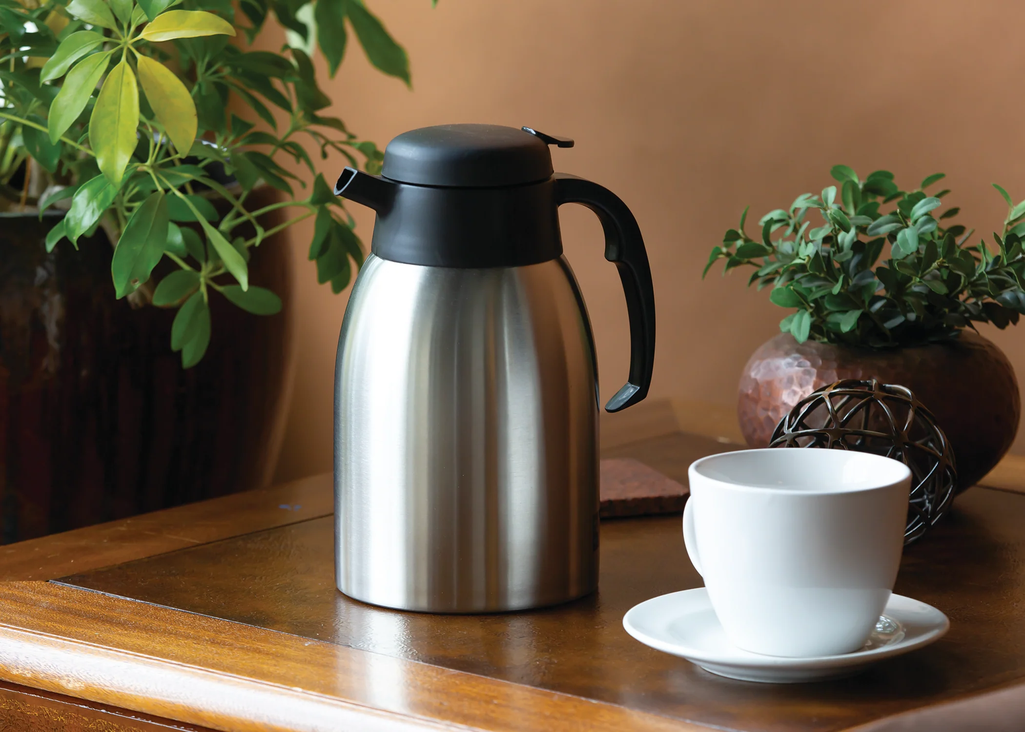 SteelVac® Essential 2-Liter Vacuum Insulated Carafe - Stainless Steel - Image 2