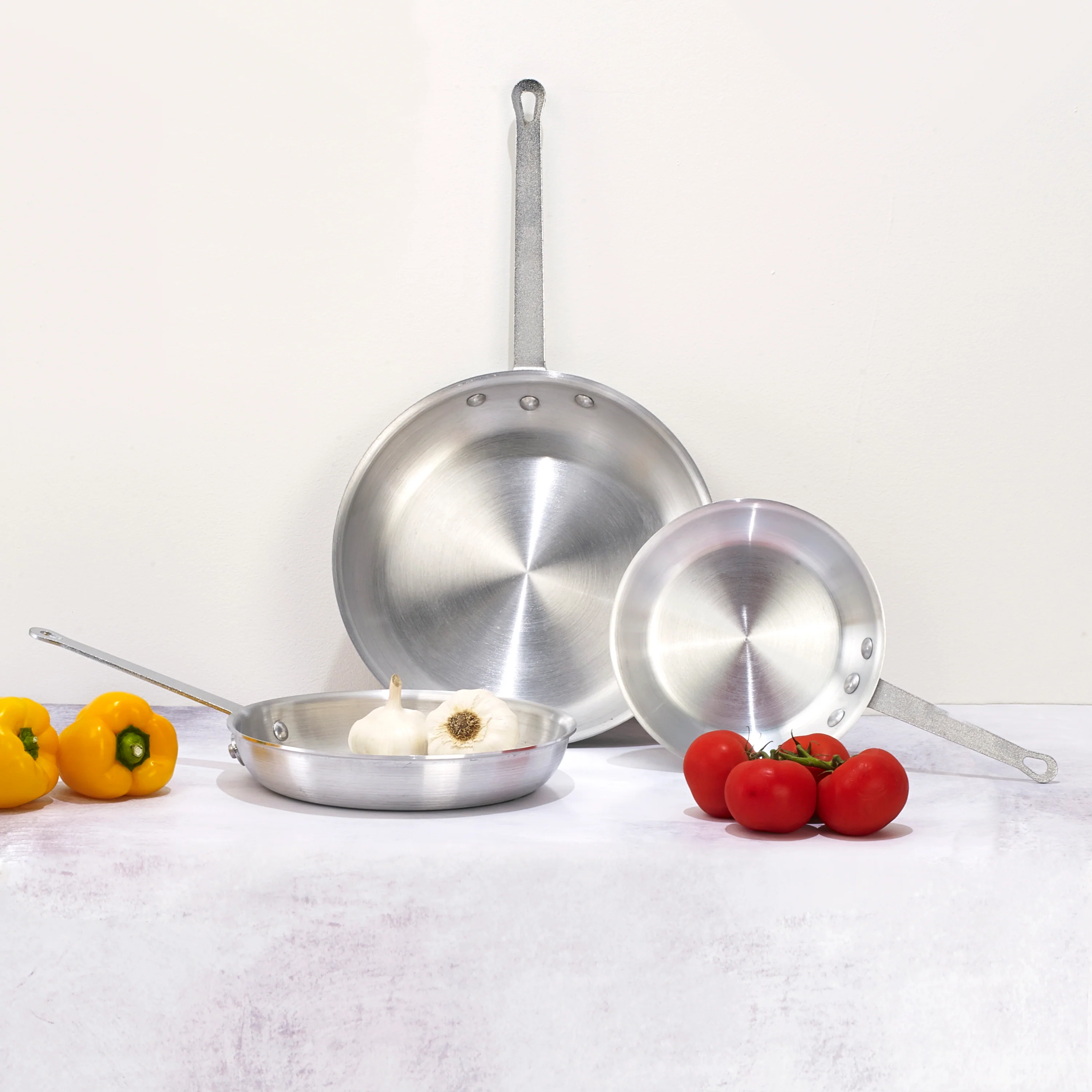 Winco AFP-10A 10 Inch Fry Pan Round Without Lid Riveted Handle Aluminum - Image 3