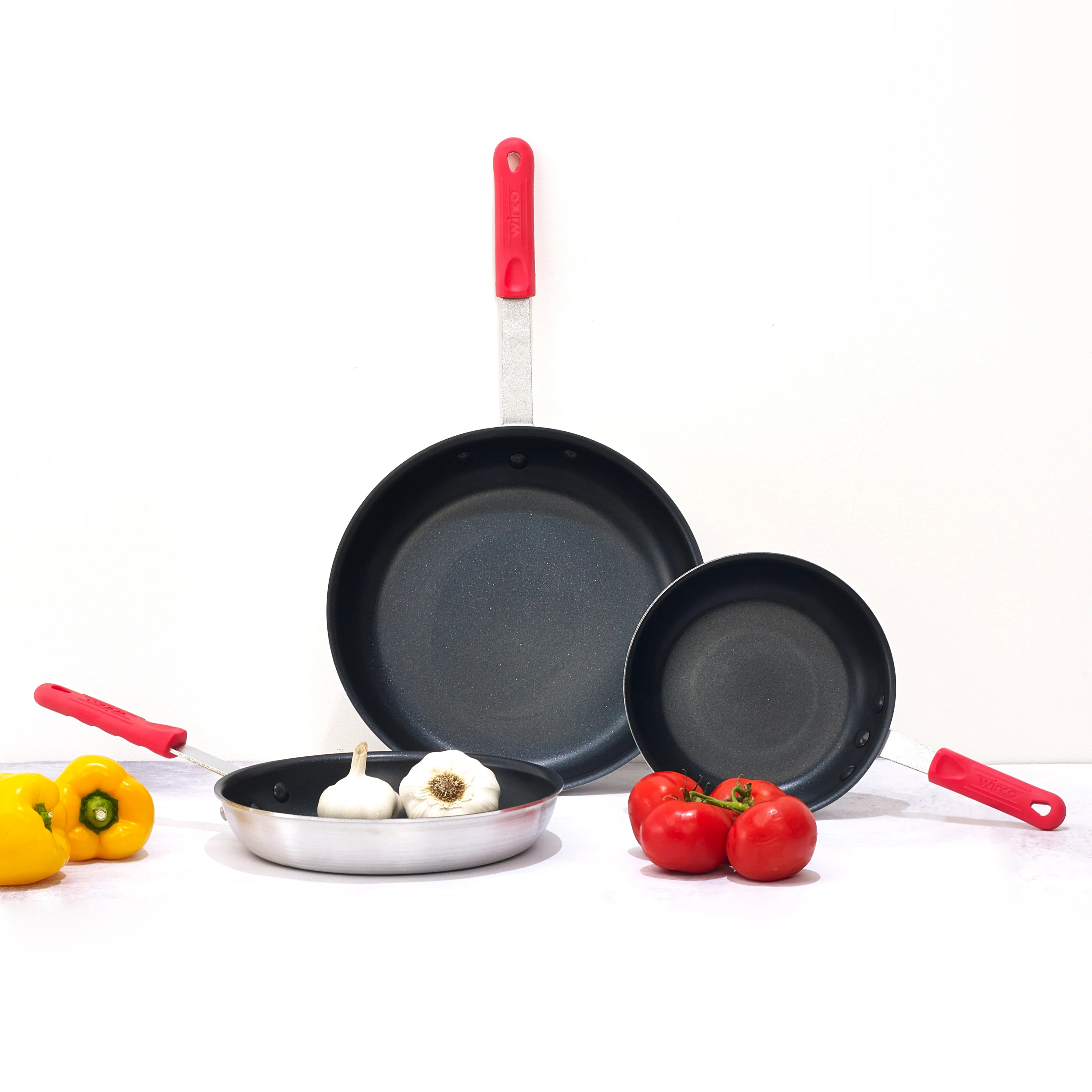 Winco AFP-14NS-H 14 Inch Fry Pan Round Without Lid Riveted Handle Non-Stick Aluminum - Image 2