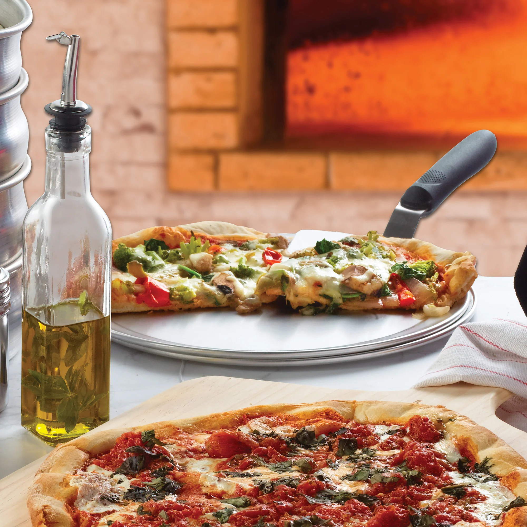 Winco APZT-12 12 Inch Diameter Pizza Pan Round Wide Rim Aluminum - Image 3