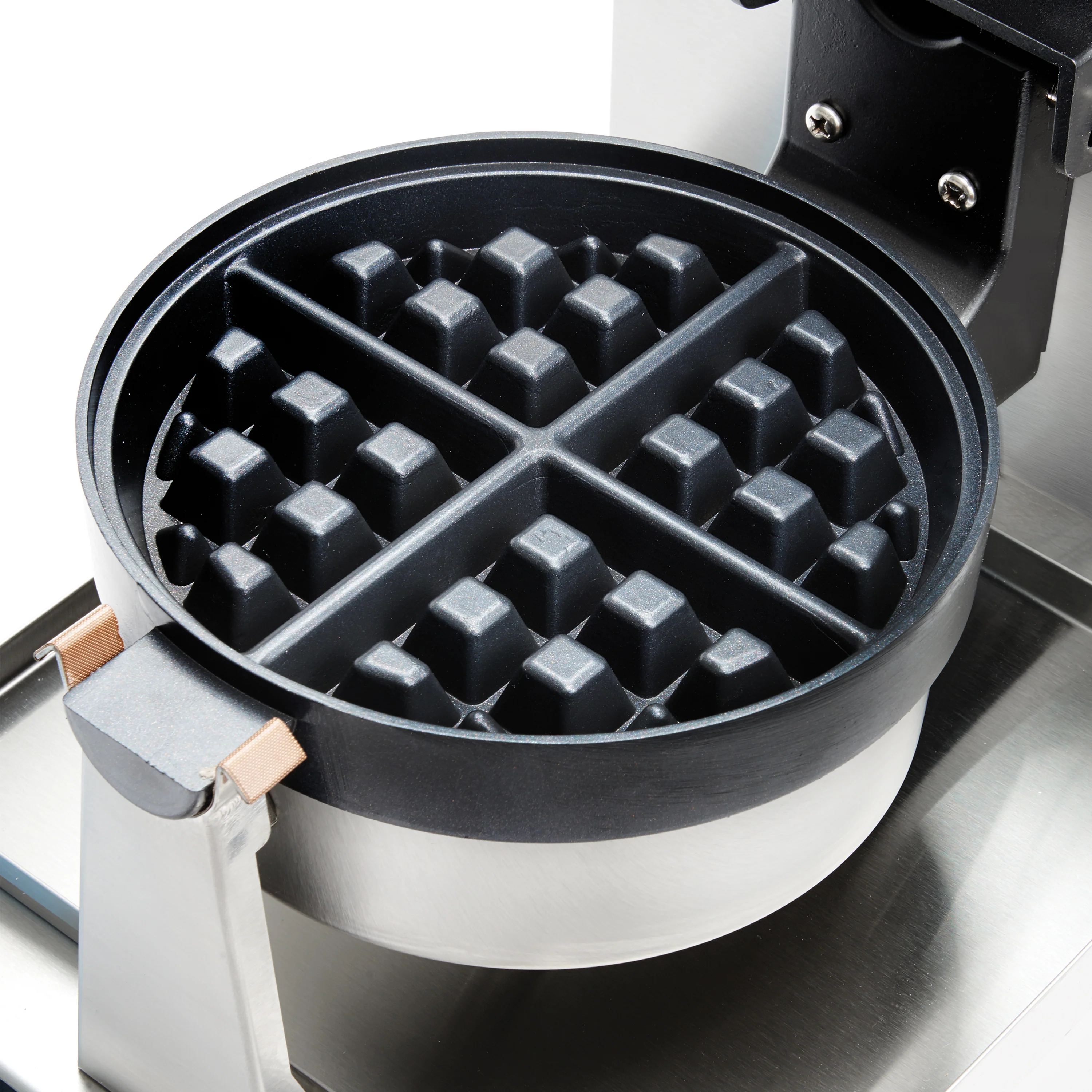 Winco BWM-07 10 Inch Belgian Waffle Baker Round Electric Non-stick Aluminum Grids - Image 3