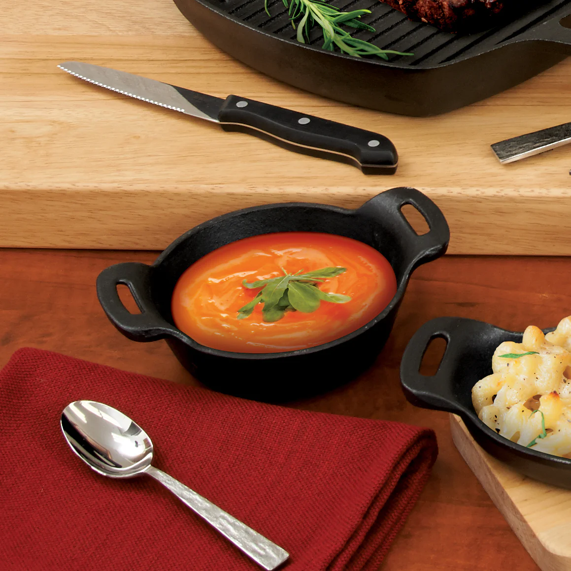 Winco CASM-5R 12 Oz Round Induction Server Cast Iron Matte Black Enamel - Image 5