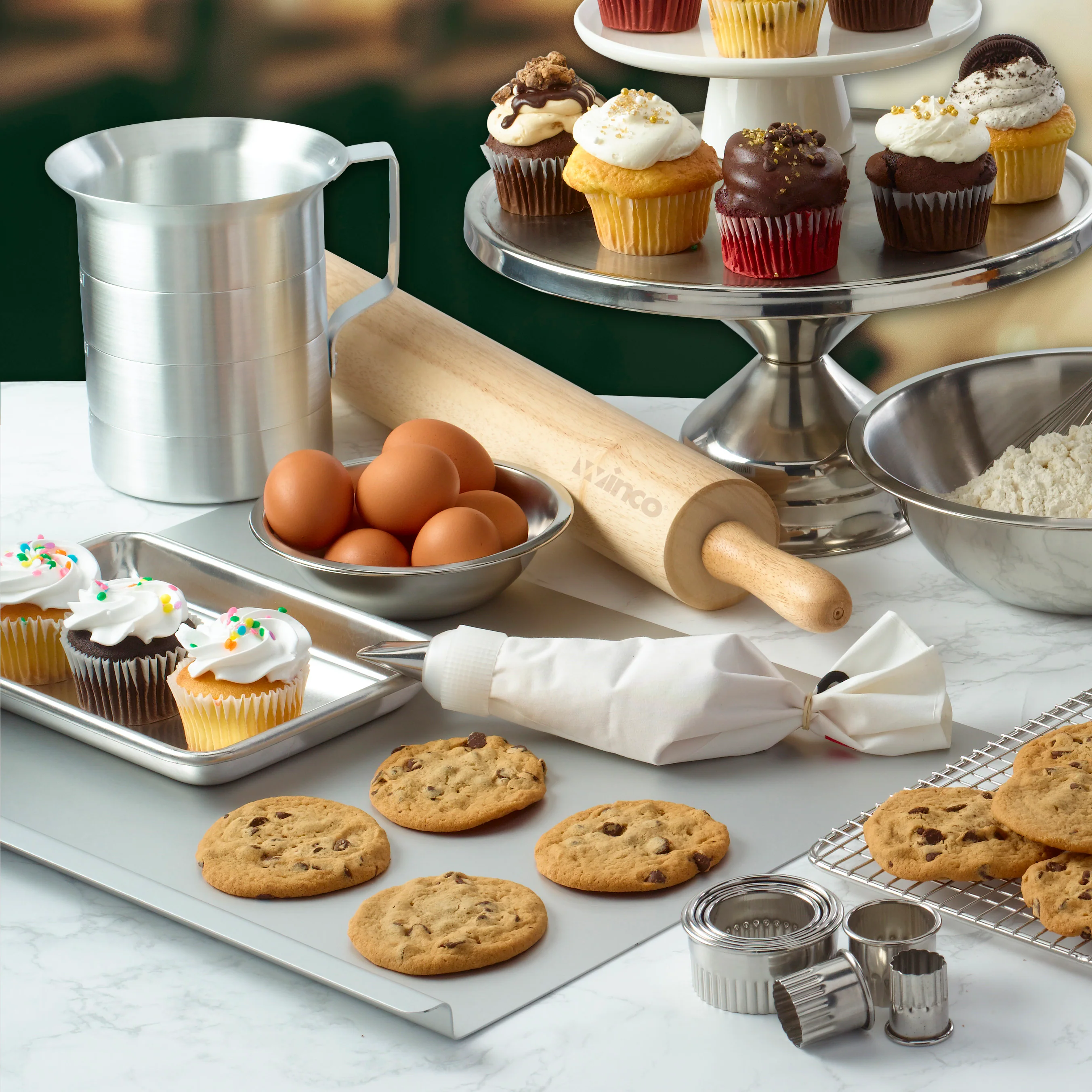 Winco CDTC-2 Coupling Set Small and Large Plastic White Cake Decorating Accessories - Image 2