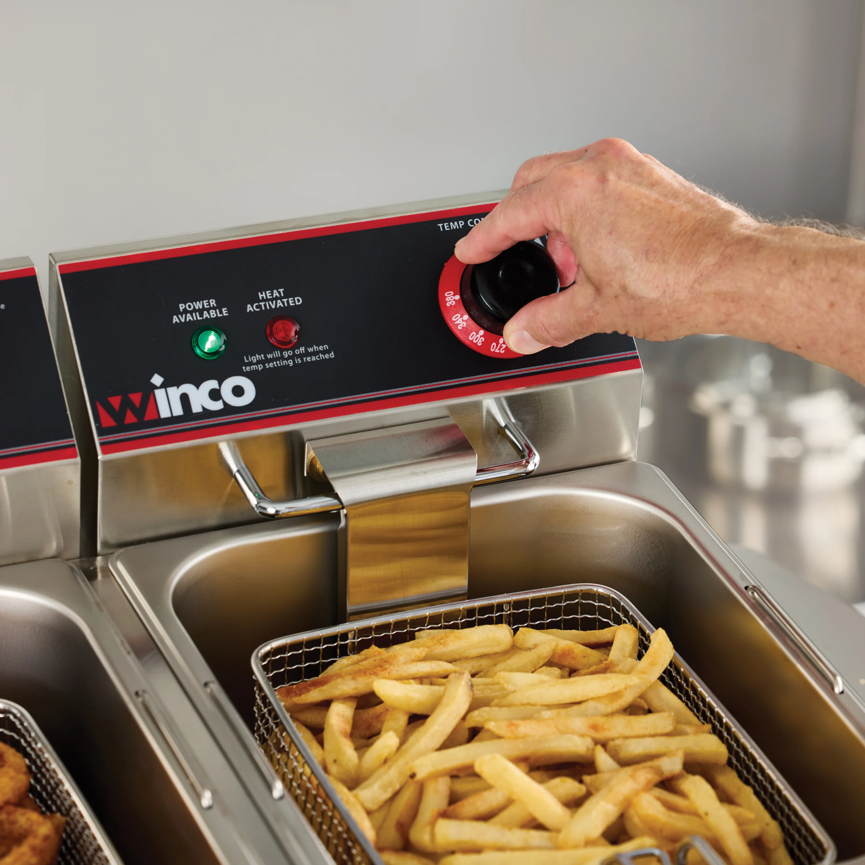 Winco EFT-32 21 Inch Electric Deep Fryer with 2 Tanks and Covers - Image 4