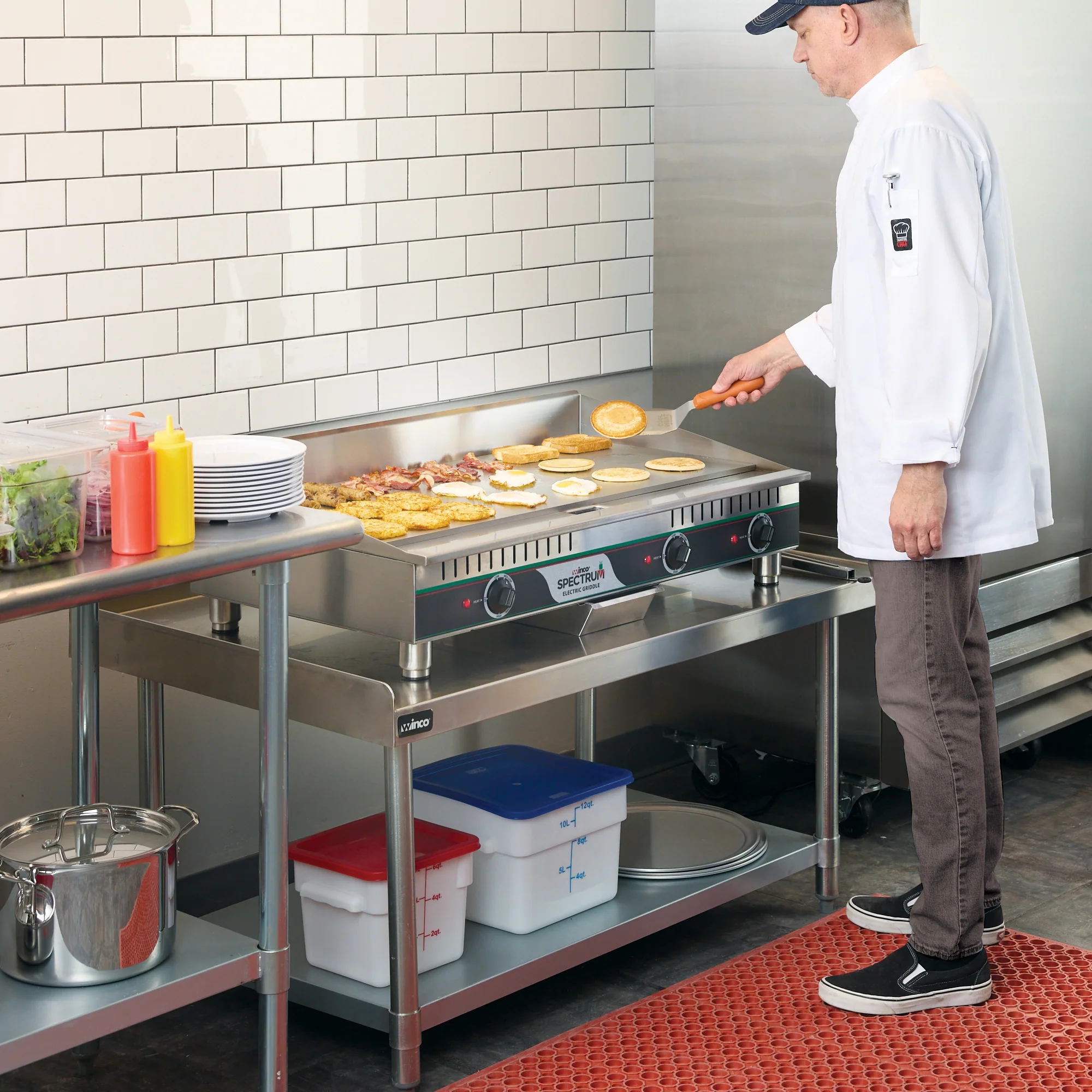 Winco EGD-36M 36 Inch Electric Griddle with 3 Heat Zones Stainless Steel - Image 2