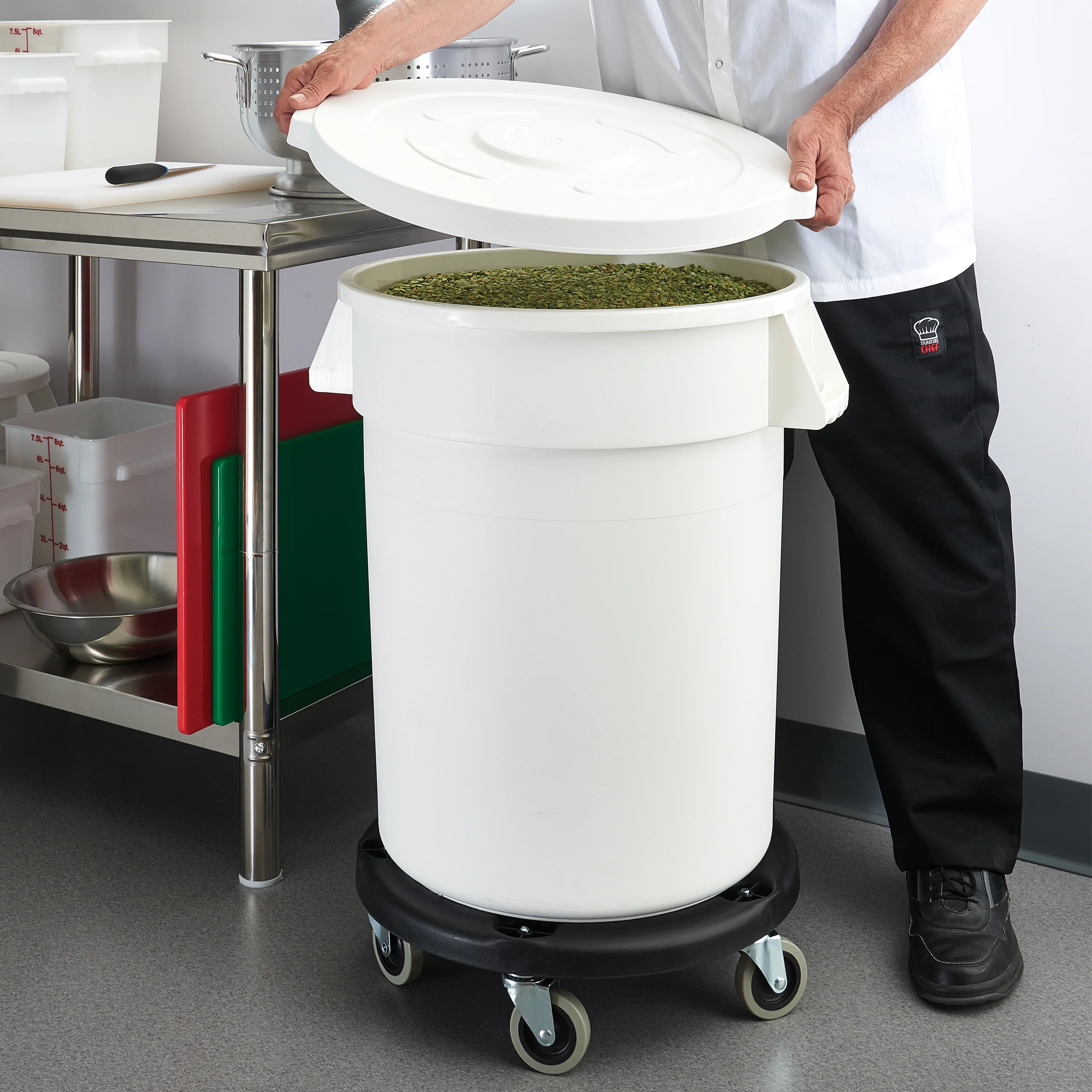 Winco FCW-20L Round Lid for 20 Gallon Container BPA Free Polypropylene White - Image 3