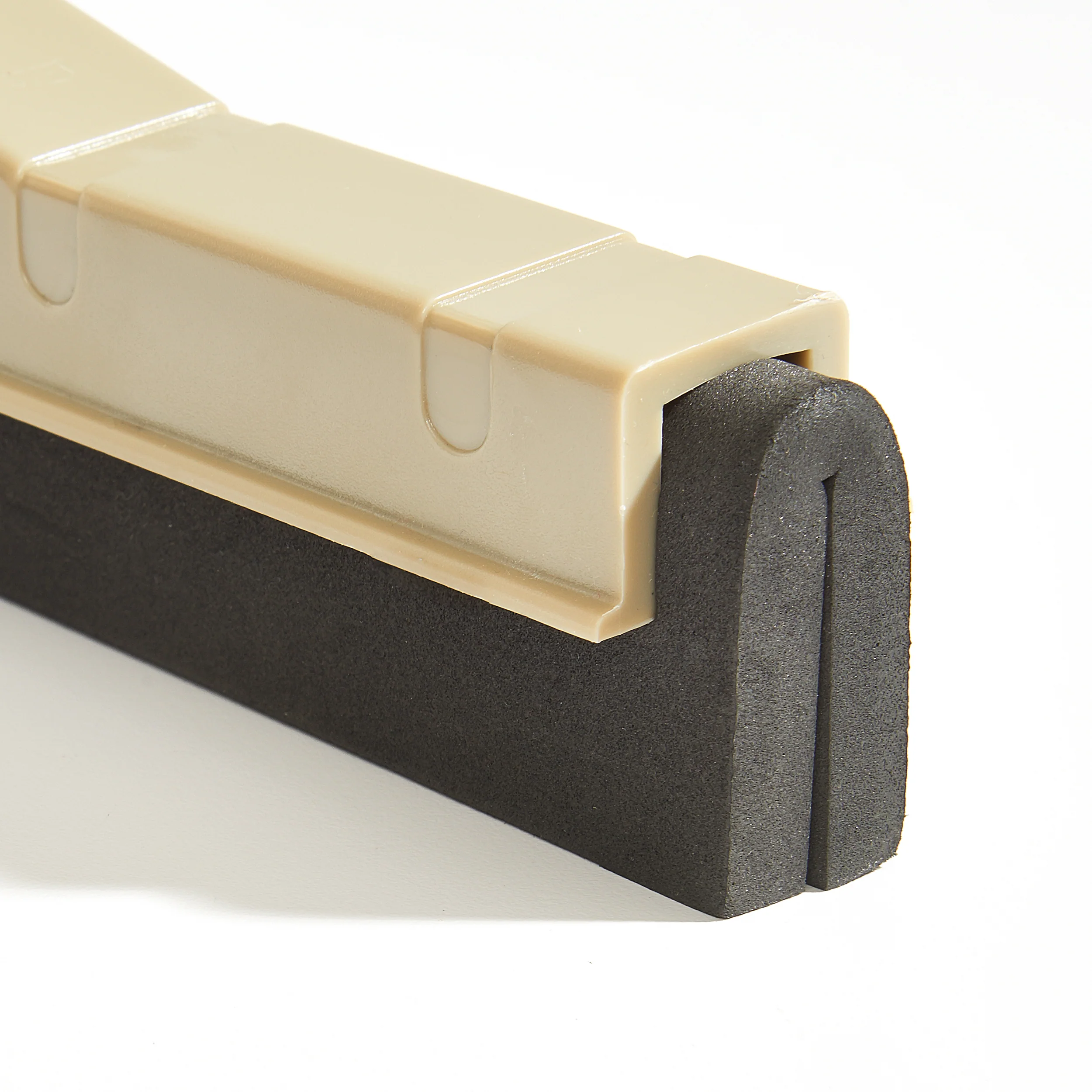 Winco FSS-18DF 18 Inch Foam EVA Blade Floor Squeegee Head Plastic Frame - Image 4