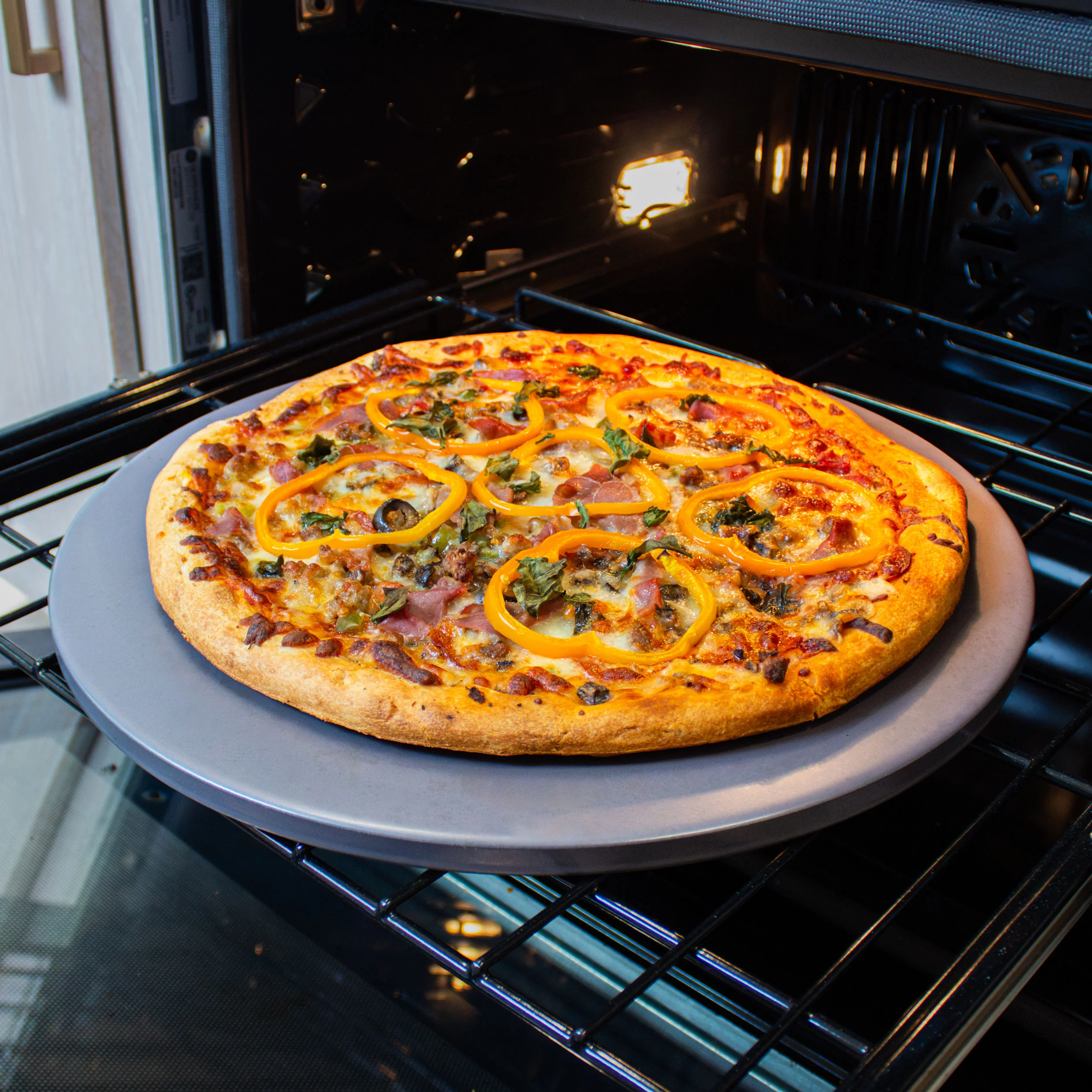 Winco GPS16-G 16 Inch Diameter Round Glazed Pizza Stone Grey Old Stone - Image 2