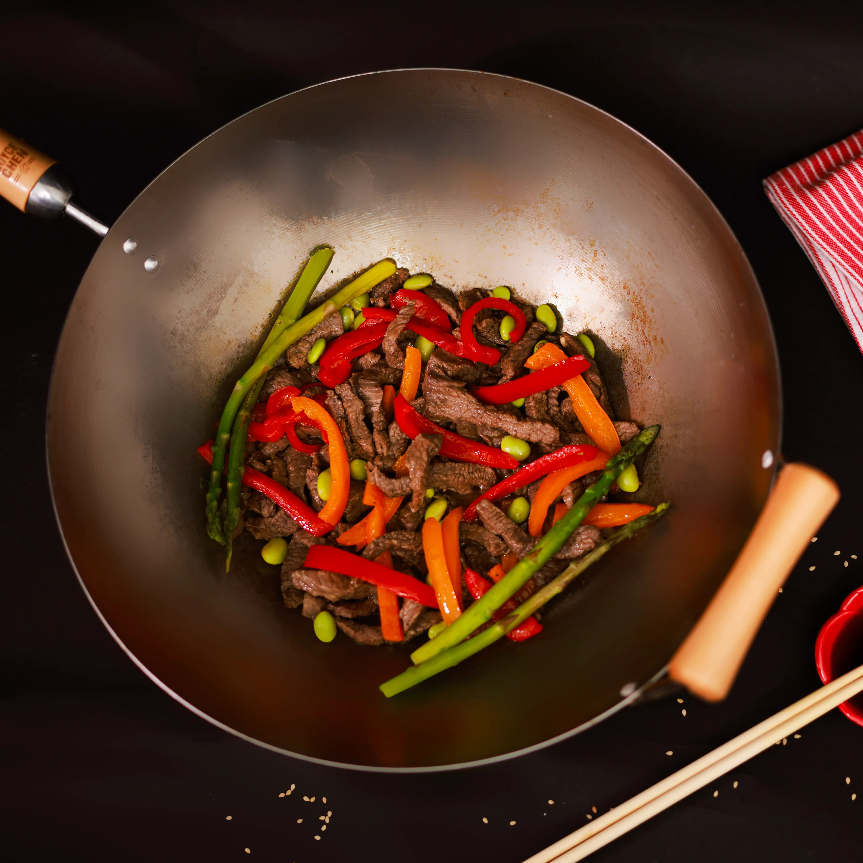 Winco J21-9978 14 Inch Wok Pan with birch handles Uncoated carbon steel - Image 5