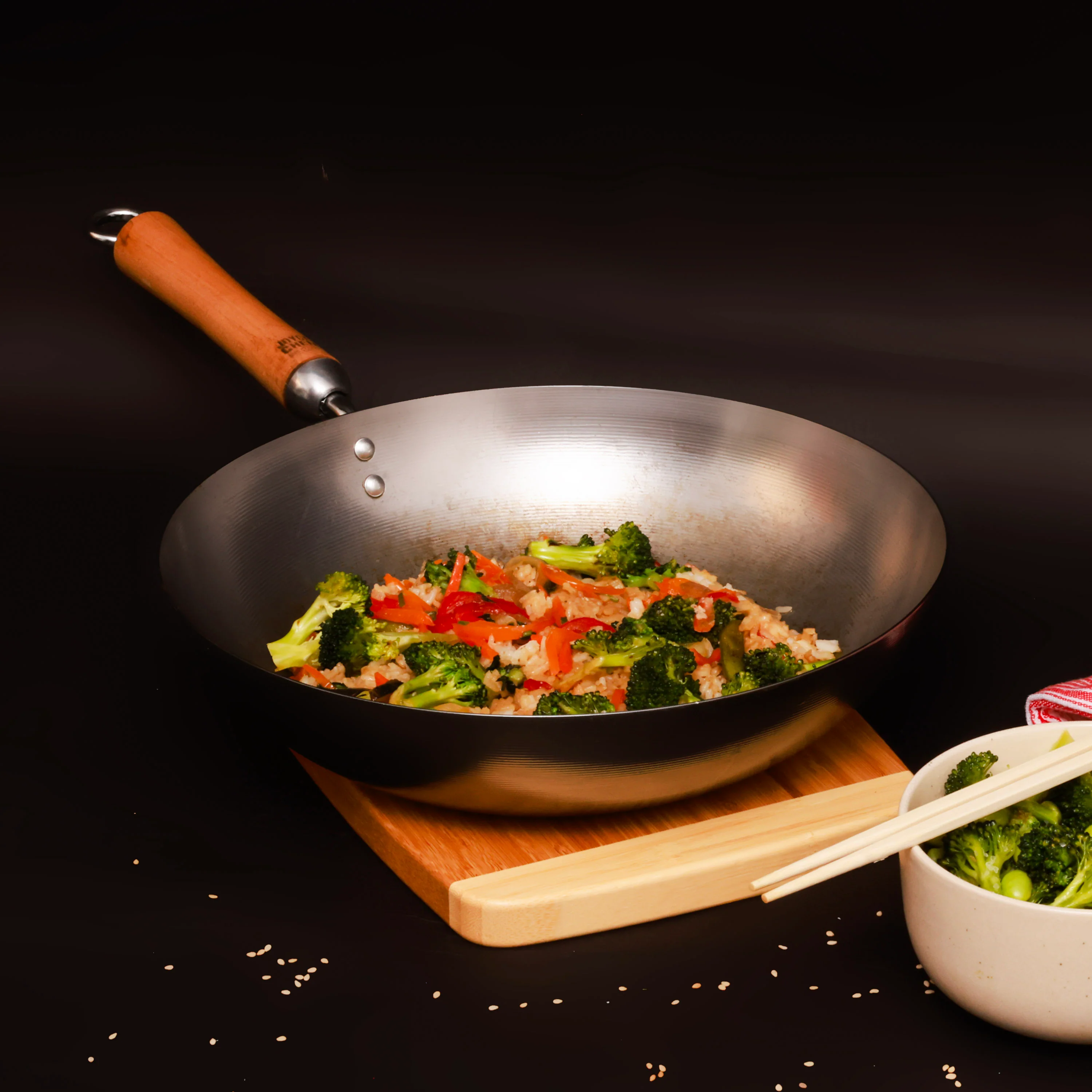 Winco J21-9979 12 Inch Stir Fry Pan Uncoated Carbon Steel Birch Handle - Image 4