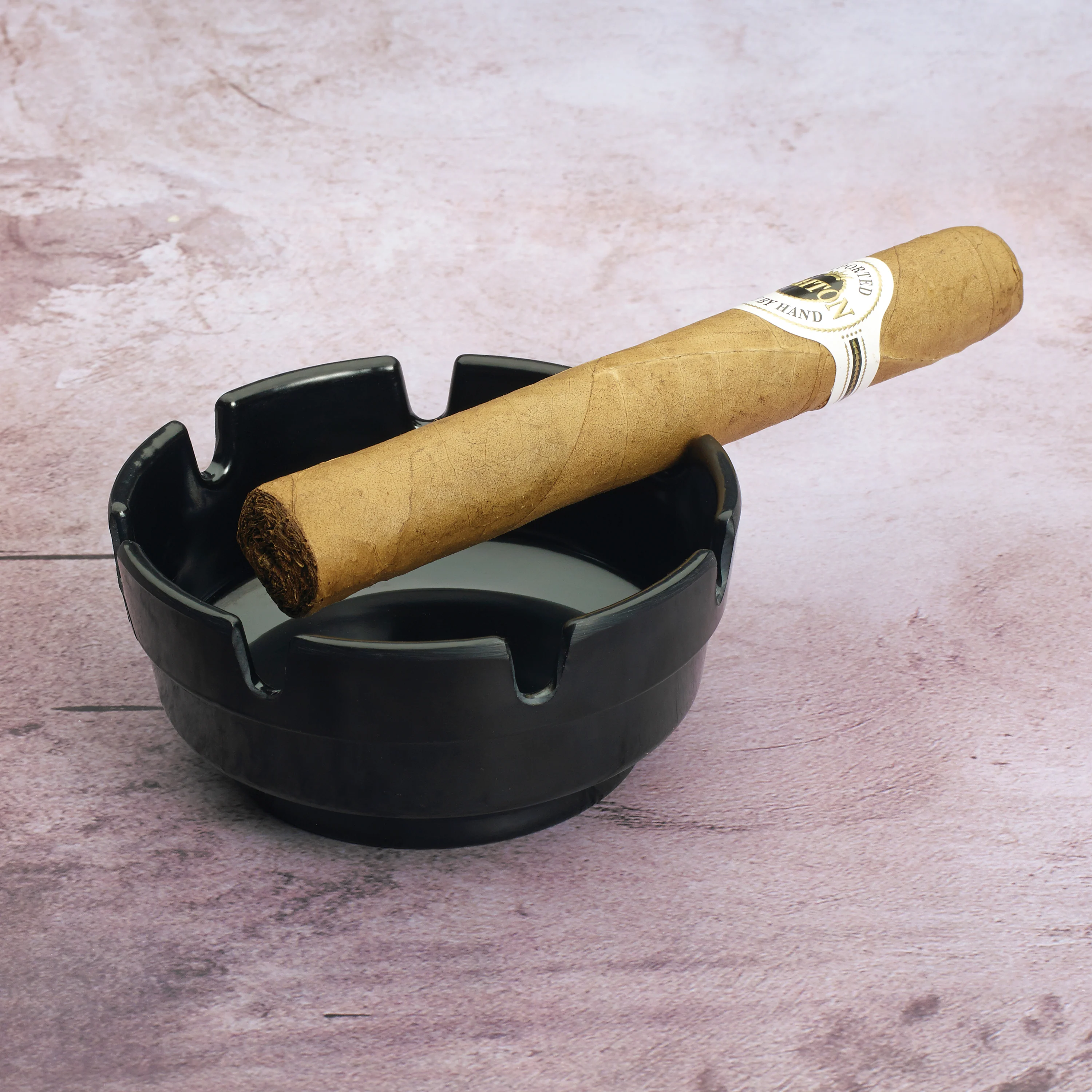 Winco MAS-4K 4 Inch Diameter Round Ashtray Bakelite Black - Image 2