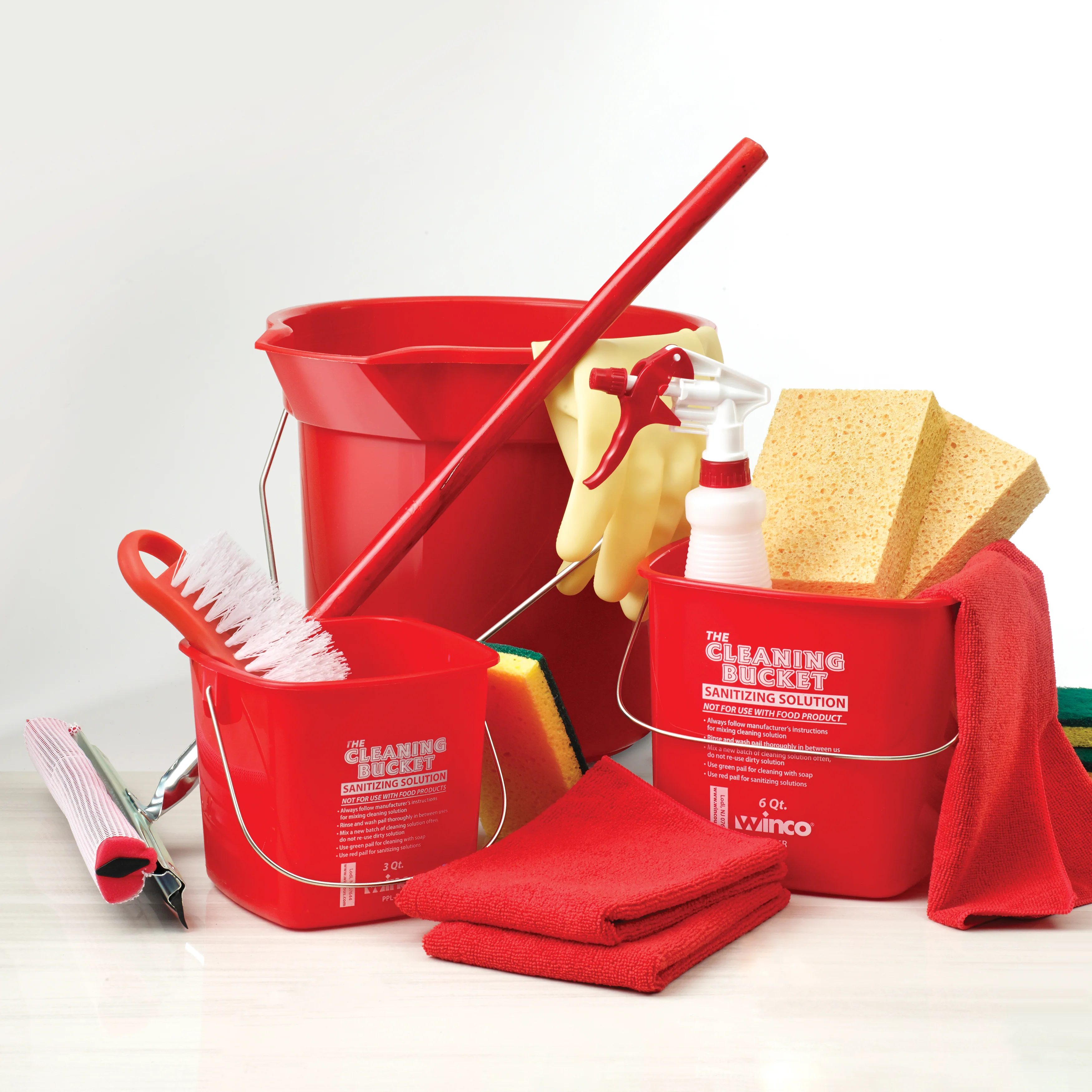 Winco PPL-6R 6 Qt Cleaning Bucket for Sanitizing Solution Red Polypropylene - Image 3