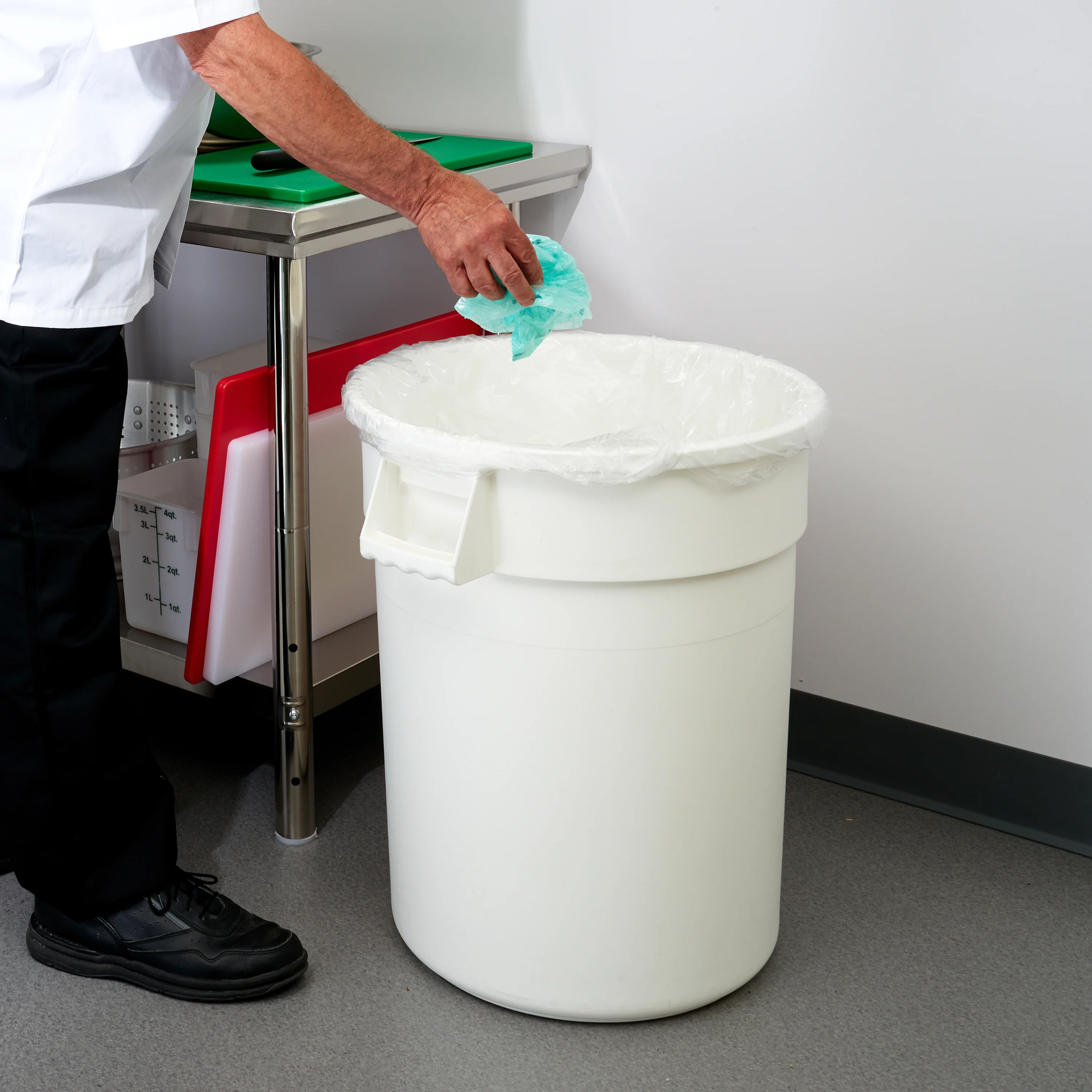 Winco PTC-20W 20 Gallon Heavy Duty Trash Can White HDPE with Durable Design - Image 6