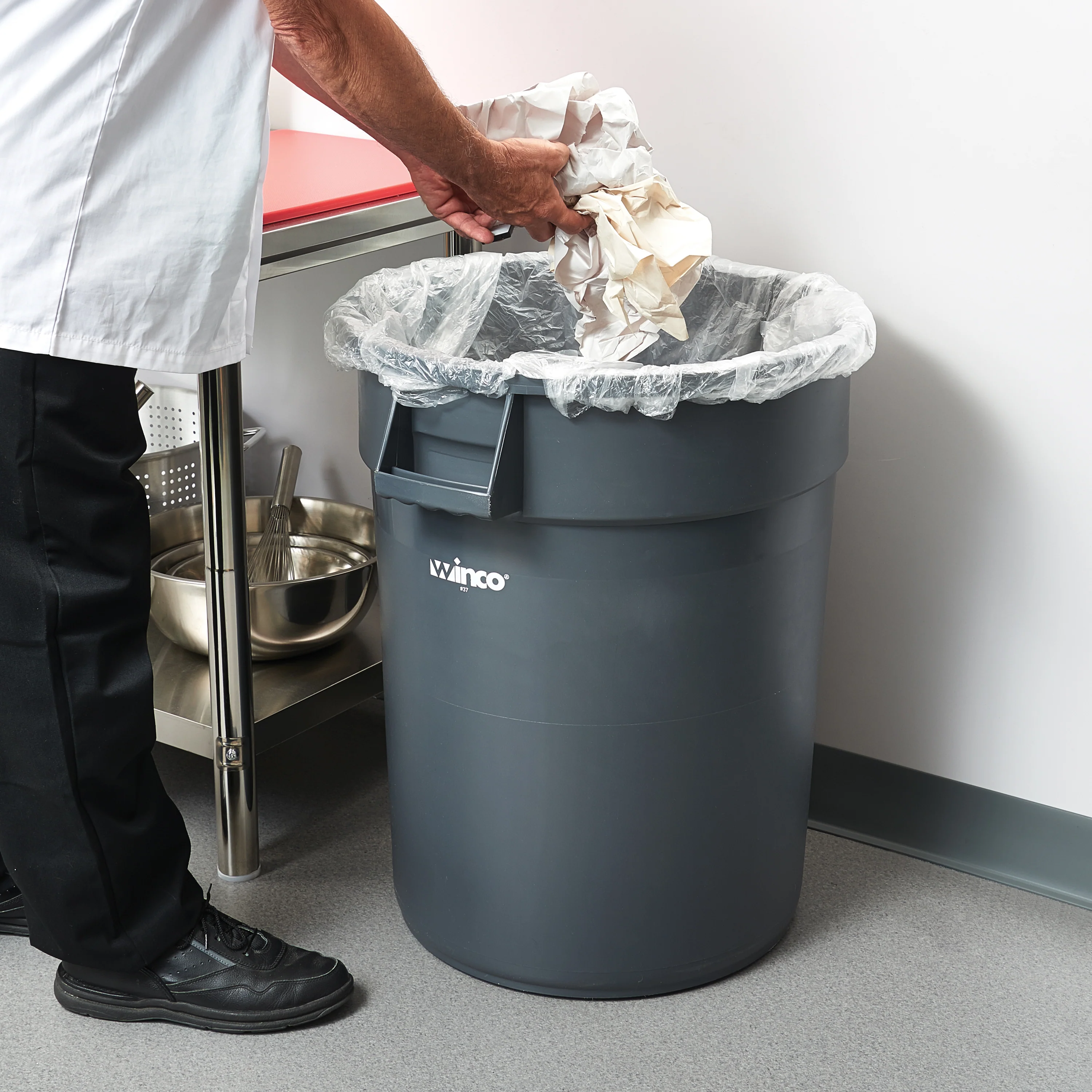Winco PTC-32G 32 Gallon Large Heavy Duty Trash Can HDPE Gray - Image 2