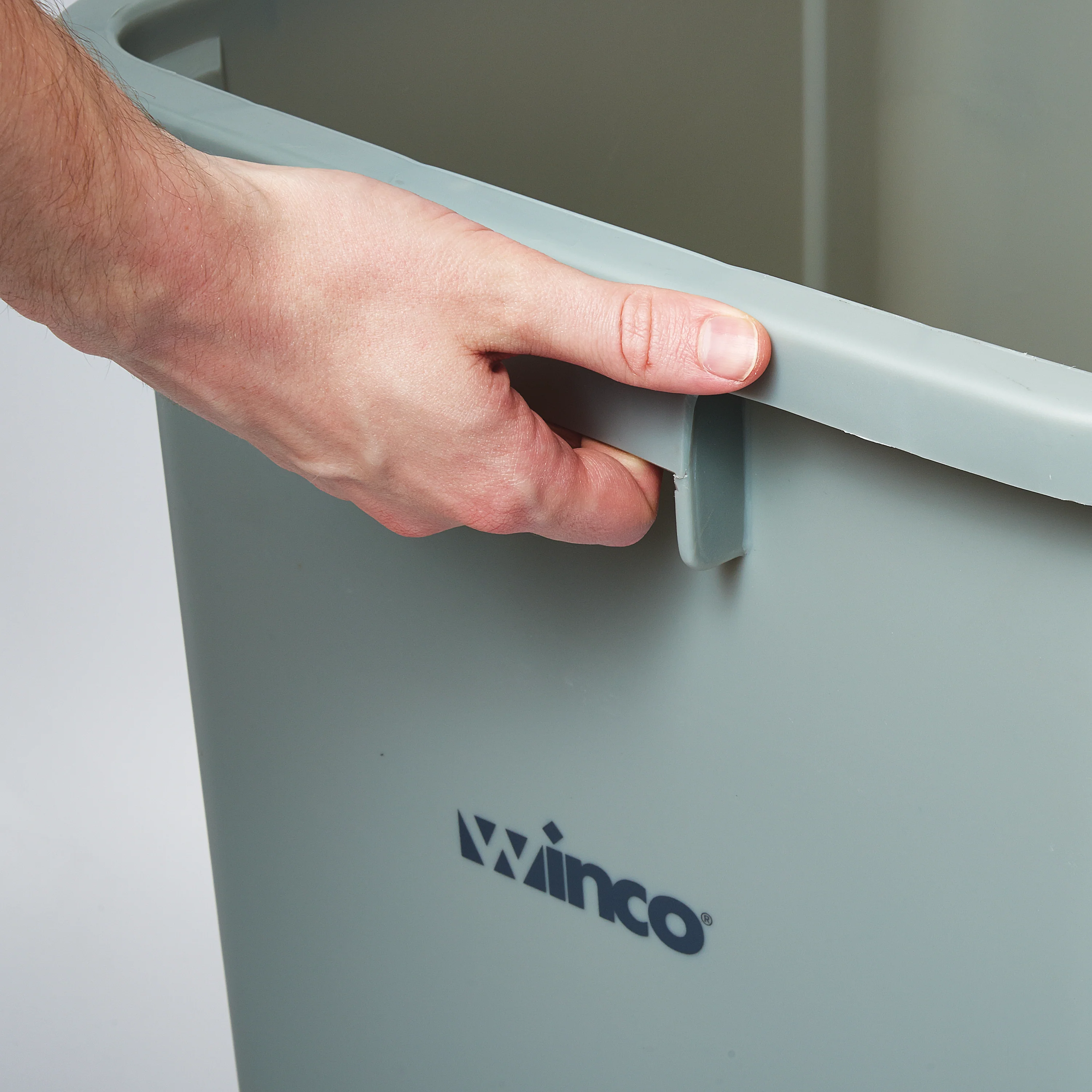 Winco PTCS-23G Square Trash Can 23 Gallon Gray LDPE Indoor Waste Receptacle - Image 3