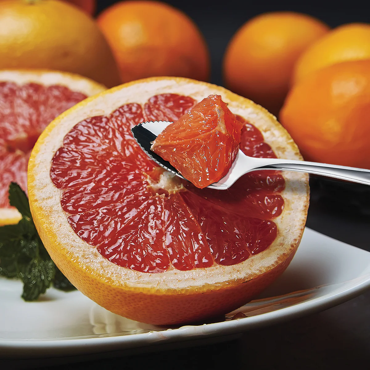 Winco SRS-6 6-1/4 Inch Serrated Edge Grapefruit Spoon Heavy Weight Stainless Steel - Image 2
