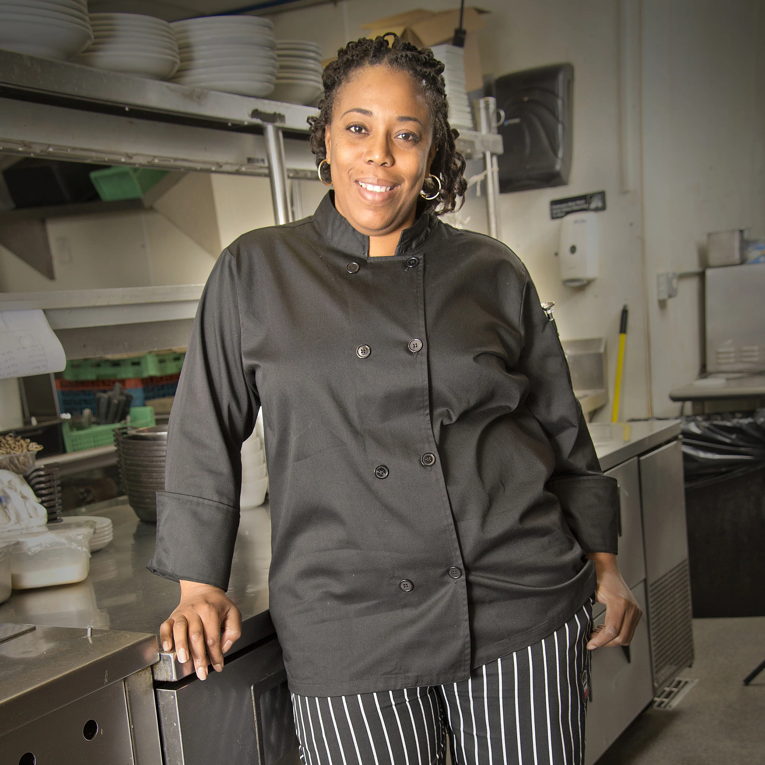 Winco UNF-6K4XL 24 Inch Mulholland Chef Jacket with Thermometer Pocket Black - Image 2