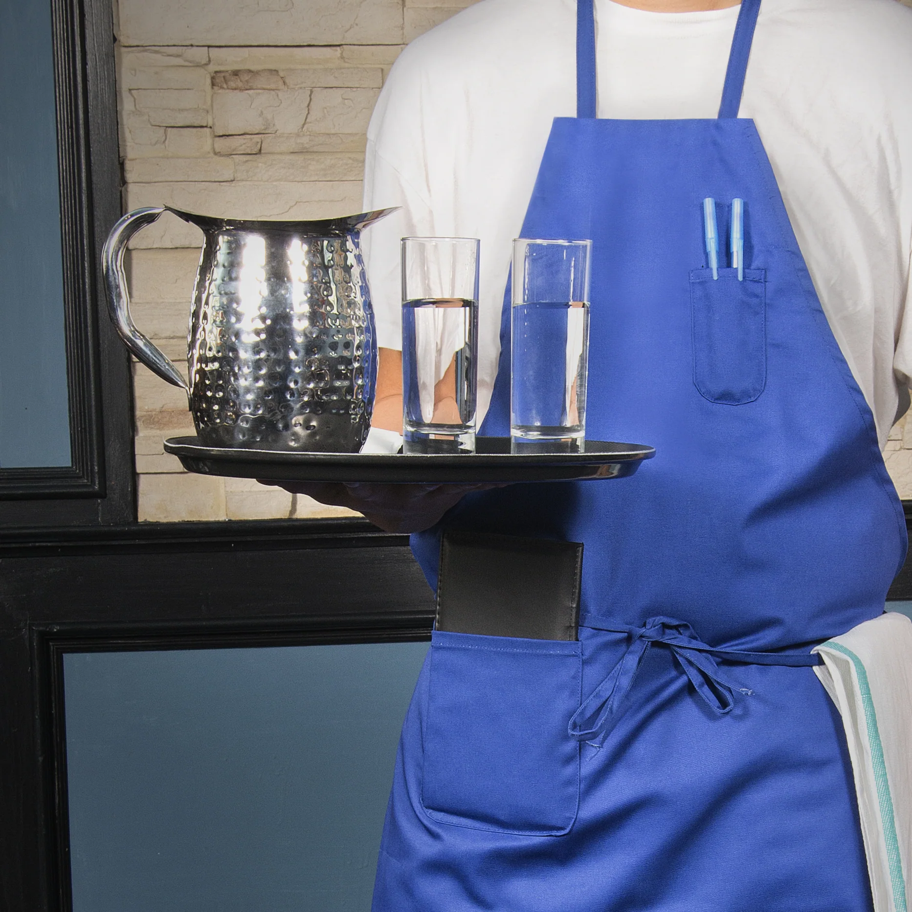 Winco WPB-2H 2 Quart Bell Pitcher with Handle Hammered Stainless Steel Mirror Finish - Image 3